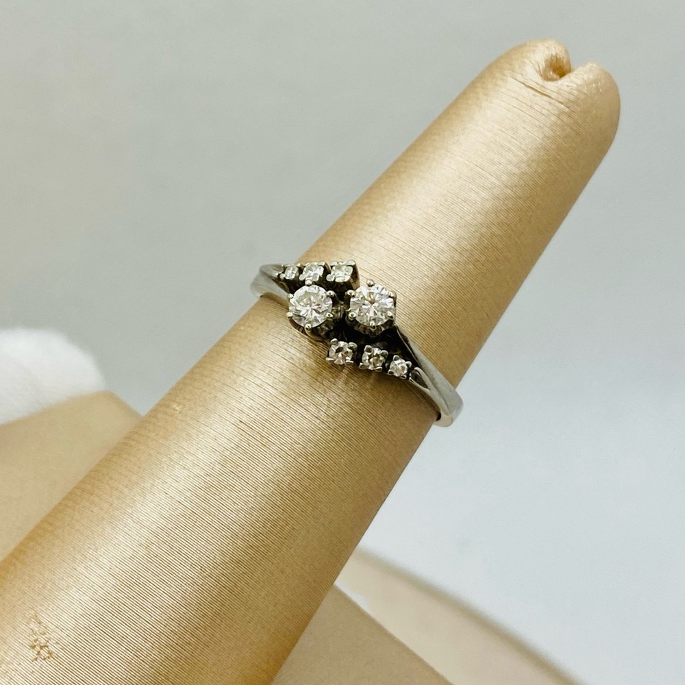 EUC Vintage Rhodium-Plated 18K White Gold Diamond Ring